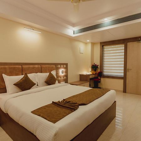 Hotel Bigwig Jabalpur Buitenkant foto