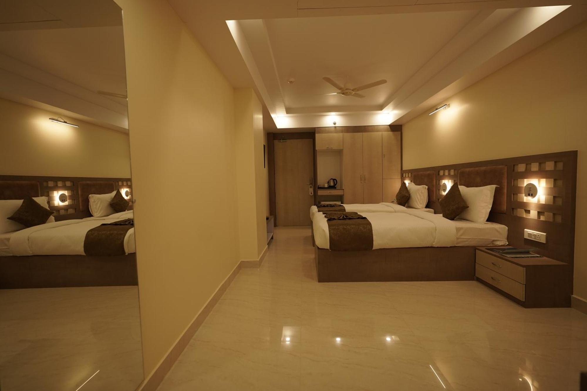 Hotel Bigwig Jabalpur Buitenkant foto