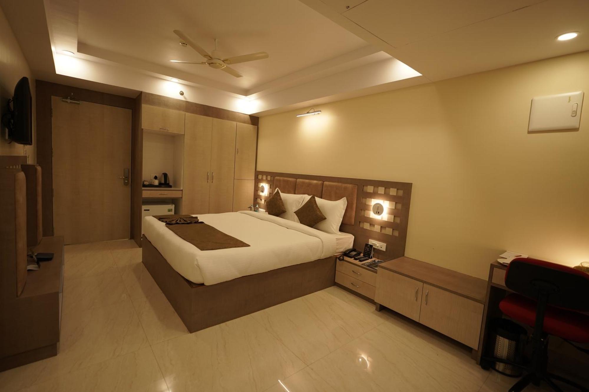 Hotel Bigwig Jabalpur Buitenkant foto